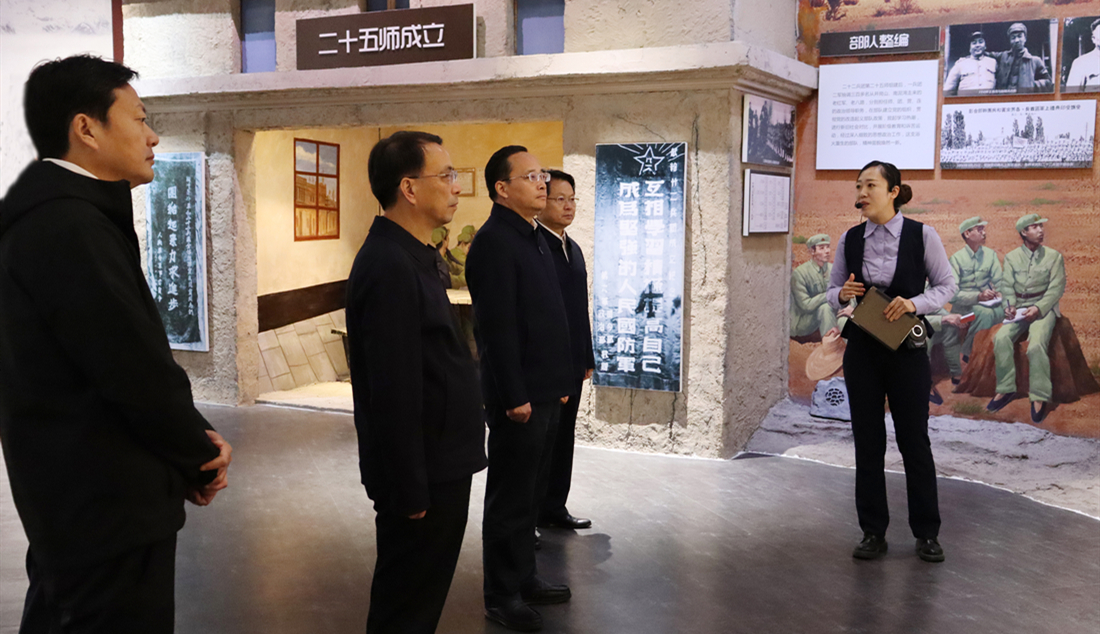市領導赴新疆生產建設兵團第七師胡楊河市考察調...